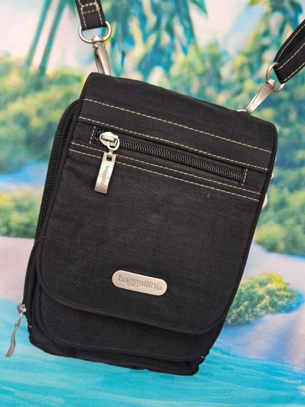 Baggallini Black Crossbody Organizer Bag Purse Multiple Compartments Travel